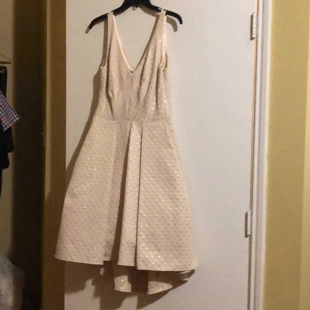 Women’s Metallic V-Back Brocade Hi-lo Dress
